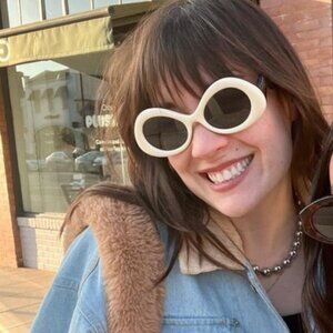 Urban Outfitters Birdie Wavy Round Sunglasses In Cream